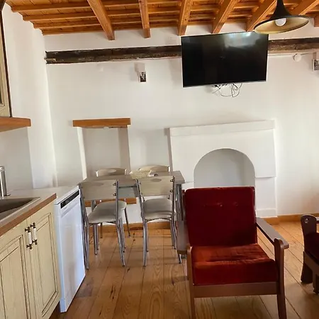 Trea Homes - Castle House Отель *
